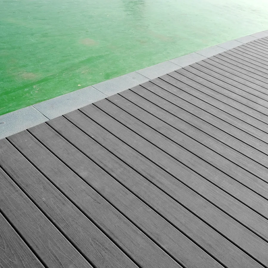 Tarima exterior Tecnológica Madera Plata Antigua
