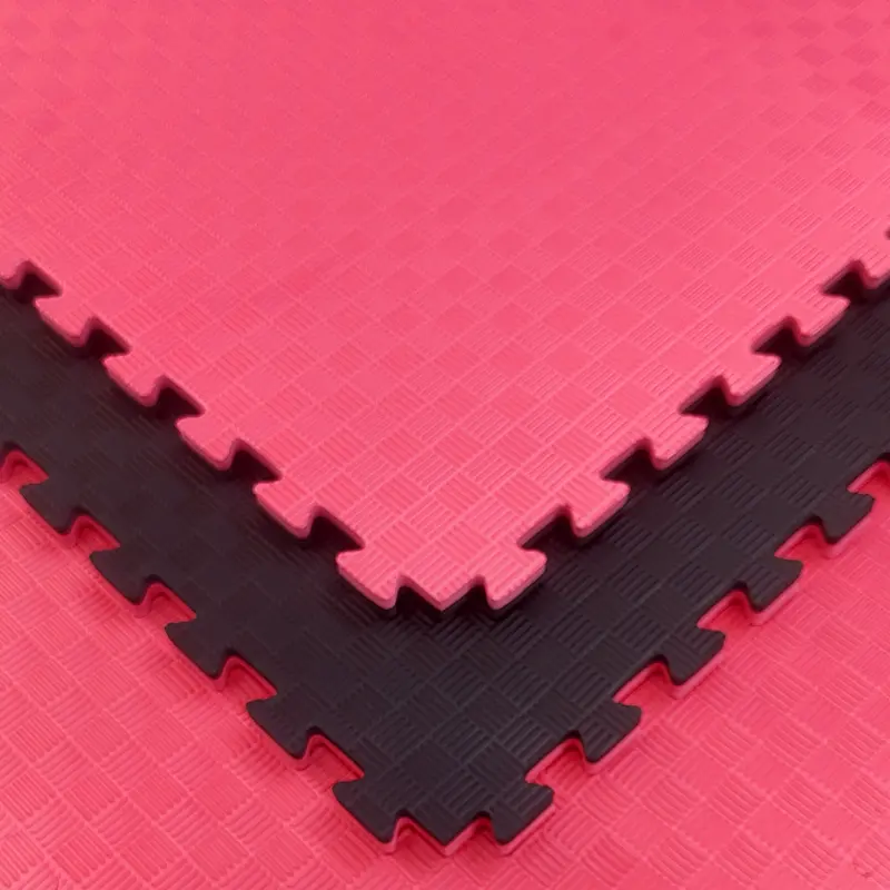 Tatami  Tatami Rojo Negro  |1x1| 40mm