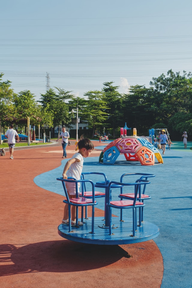 Pavimento de caucho continuo: usos, ventajas y precio por m² suelo de caucho continuo