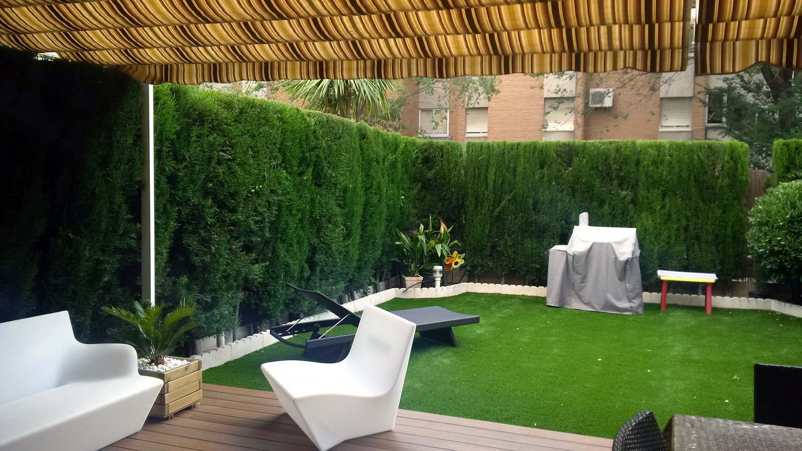 Jardin pergola Madrid — Tarima exterior Madrid, Pavimentos Arquiservi