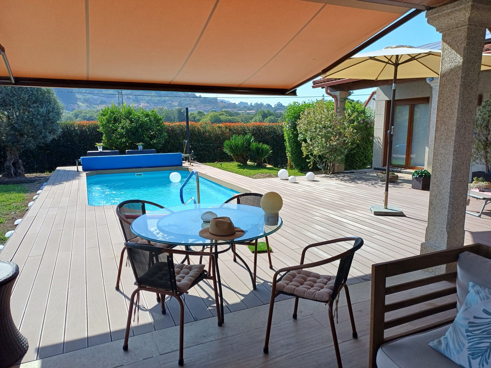 Piscina alveolar nuevadelhi marron6 Rozas — Tarima exterior Madrid, Pavimentos Arquiservi