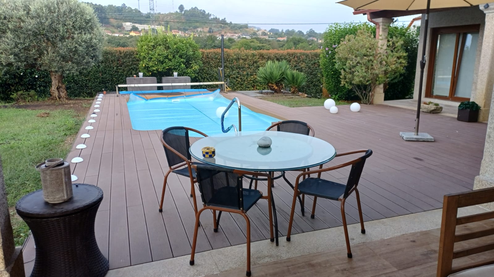 Piscina alveolar nuevadelhi marron7 Rozas — Tarima exterior Madrid, Pavimentos Arquiservi