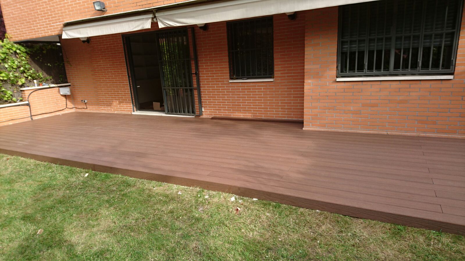 Porche jardin2 Rivas — Tarima exterior Madrid, Pavimentos Arquiservi