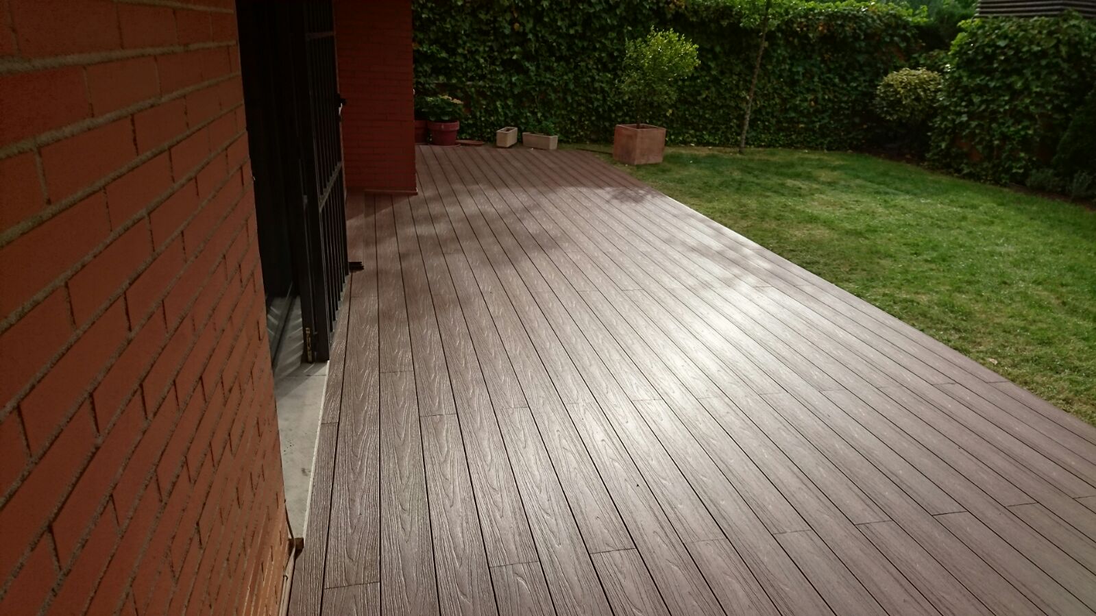 Porche jardin5 Rivas — Tarima exterior Madrid, Pavimentos Arquiservi