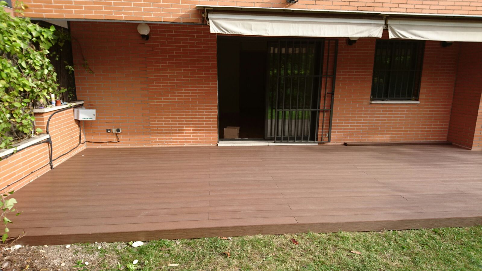 Porche jardin7 Rivas — Tarima exterior Madrid, Pavimentos Arquiservi