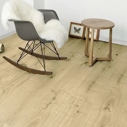 Tarimas vinílicas SPC: resistencia y estilo para tu hogar. Tarimas vinílicas SPC: resistencia y estilo para tu hogar.